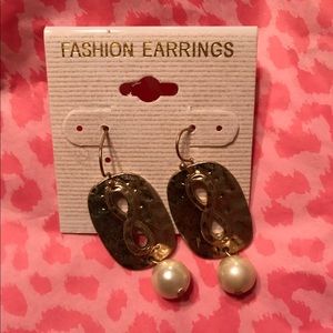 Infinity Pearl Earrings